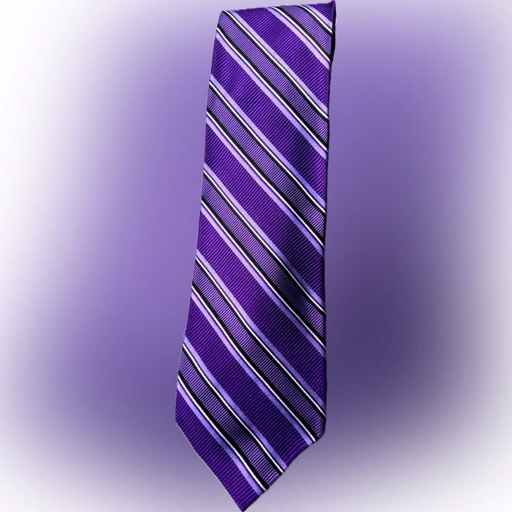 Paul Fredrick 100% silk tie.